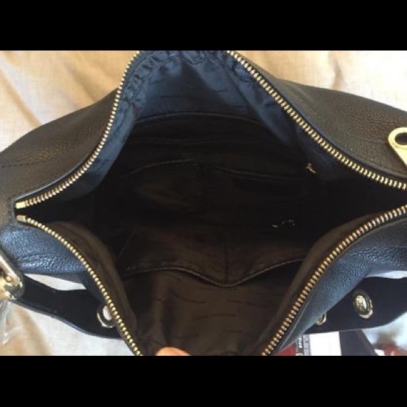 Great condition
Comes with dust bag
Purchased at Holt Renfrew brand new - Picture 7 of 10